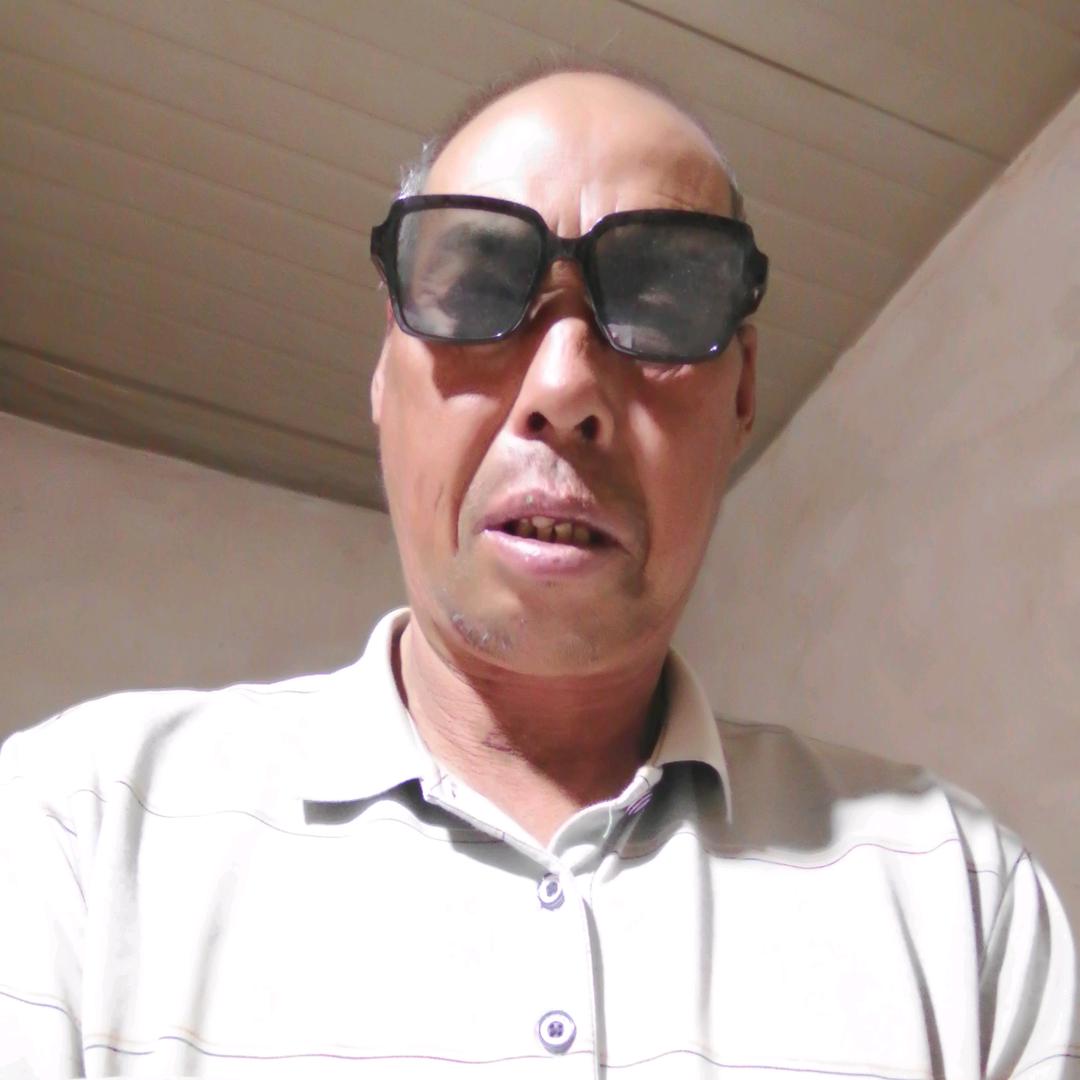 放羊的老汉年龄55岁