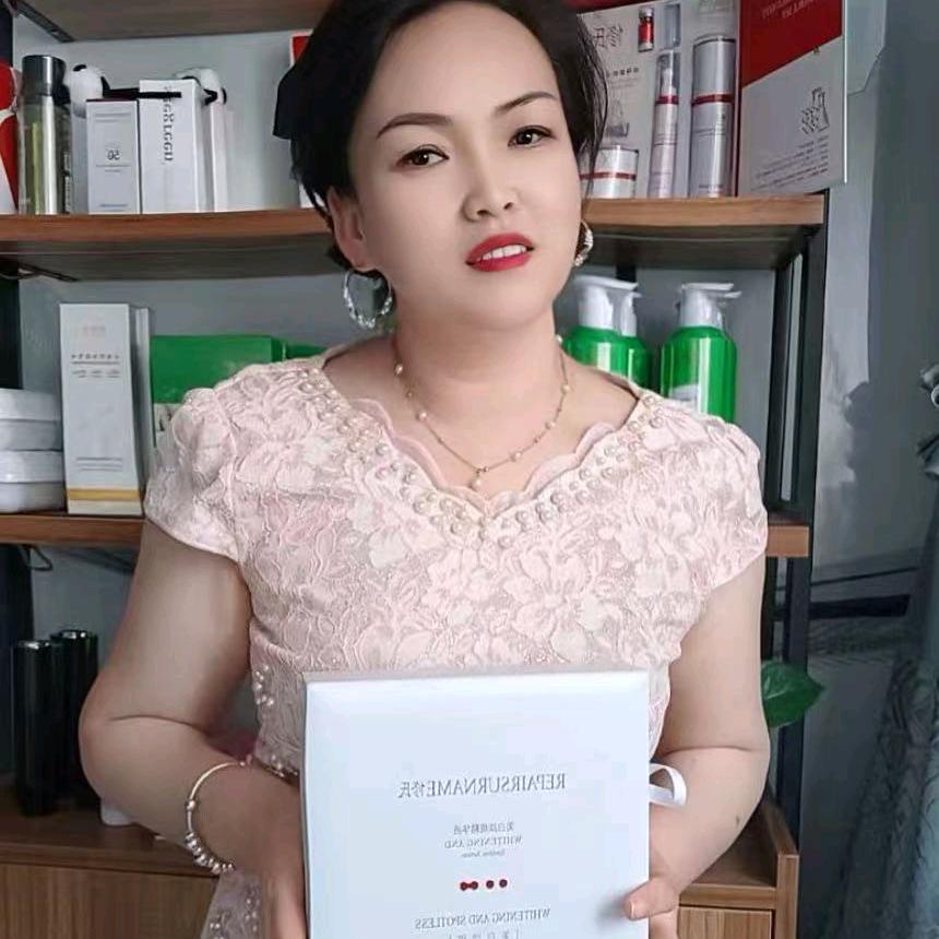 梅姐——开朗，乐观，知性