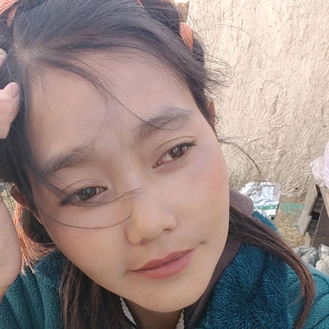 西藏女人