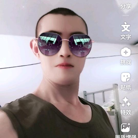[情缘哥][晚8点40，开播号在主页