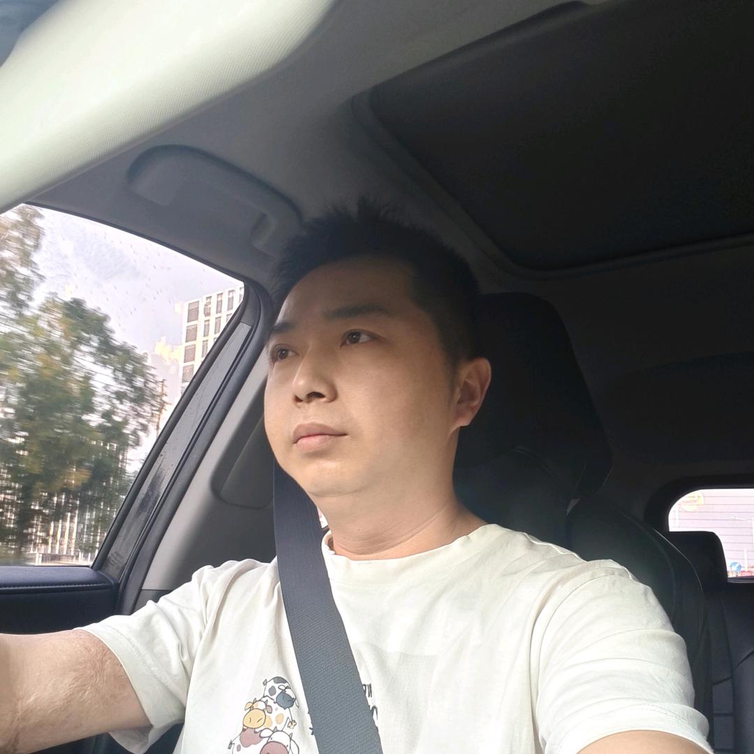 李。林