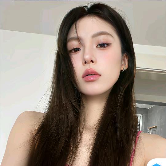 肉肉.