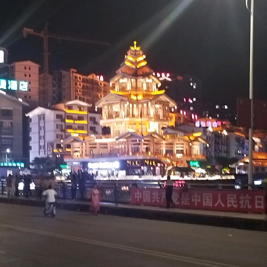 陆哥哥。