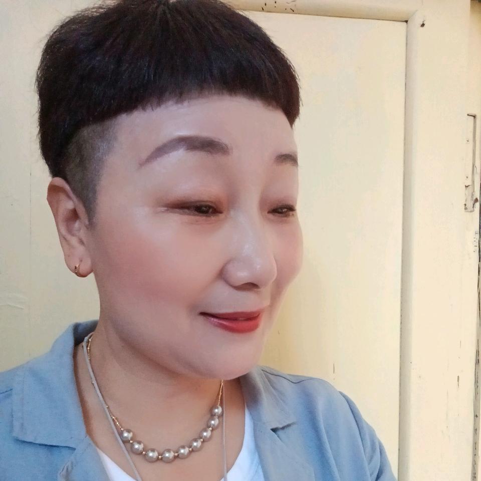 紫蓝花米亚
