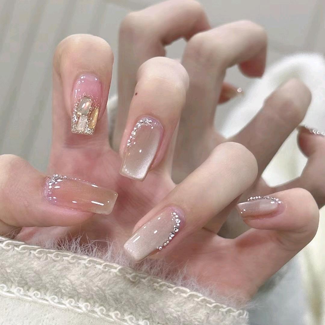 万花岭美甲美睫纹绣