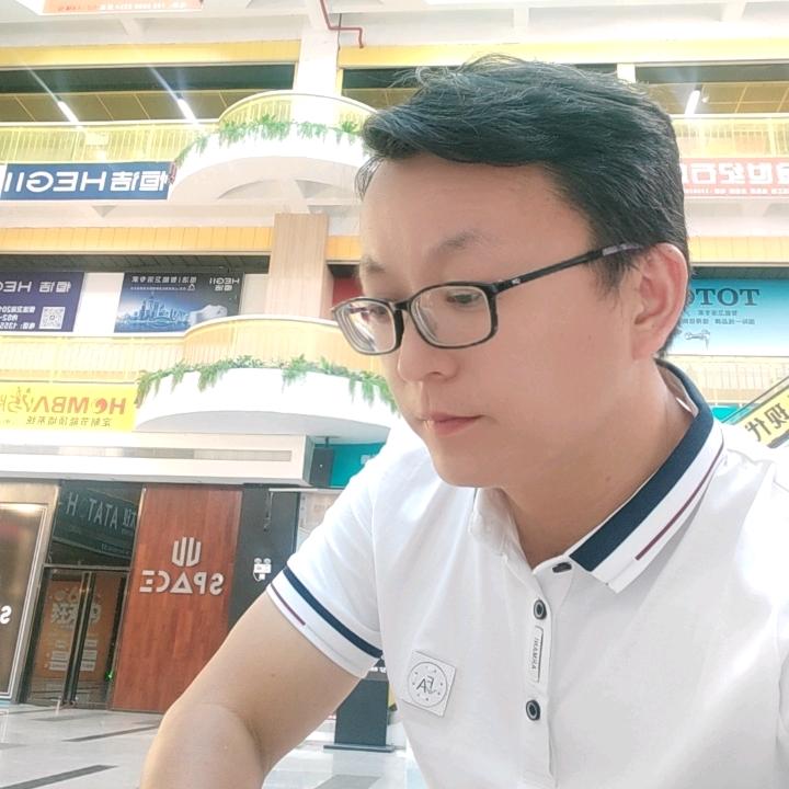 伟哥哥（不卖伟哥卖衣服）