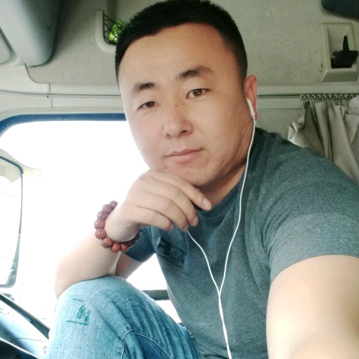 冷不丁梆梆就两拳