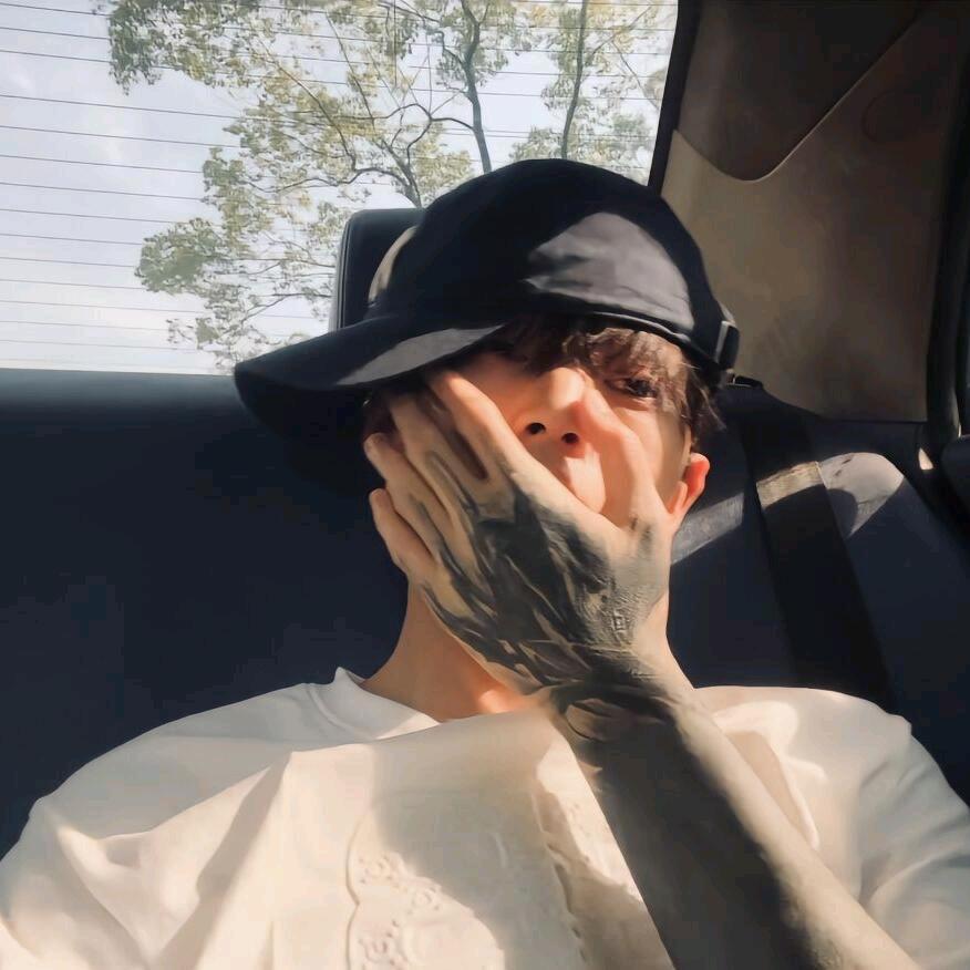 爱玩粑粑的舒克
