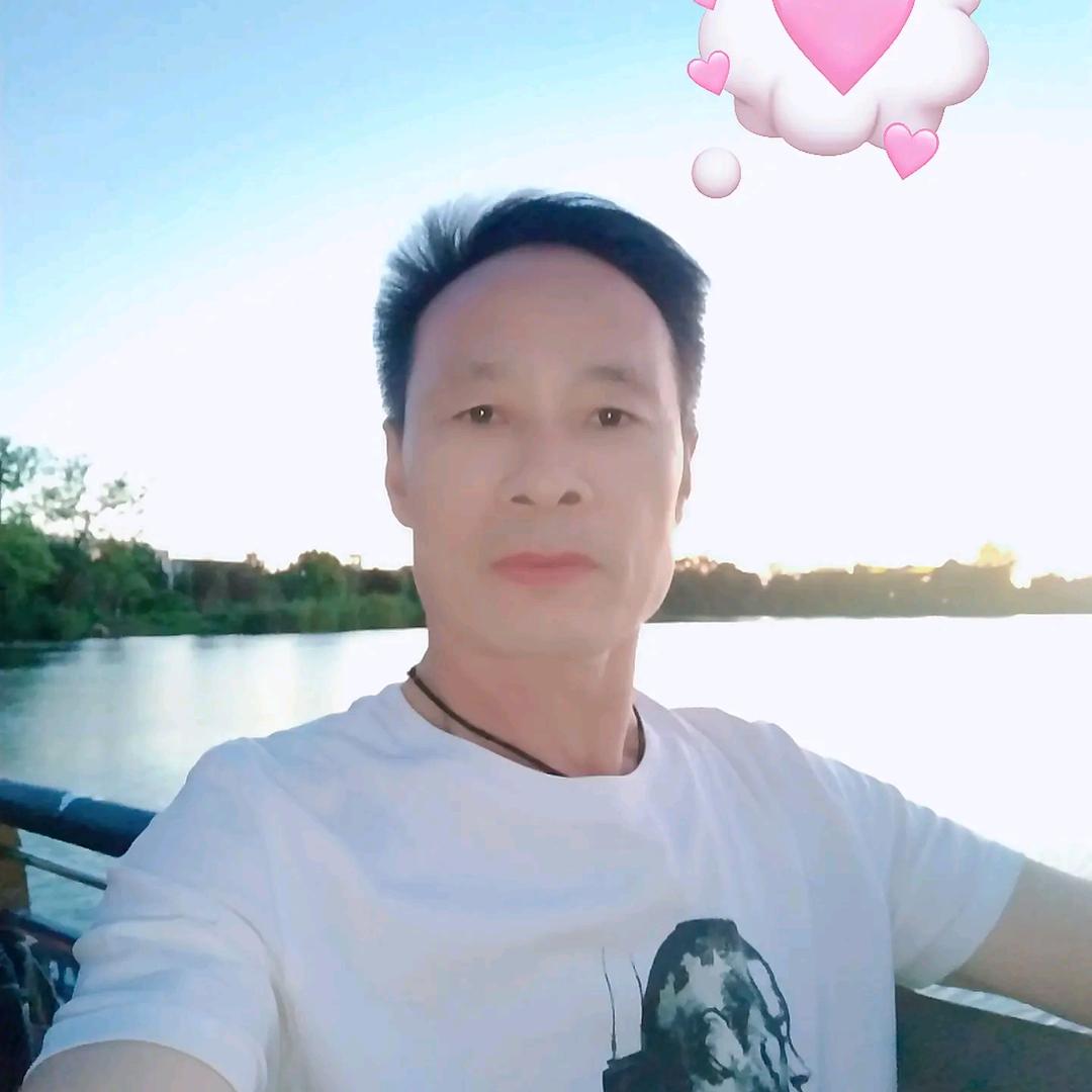 爱有谁来陪伴