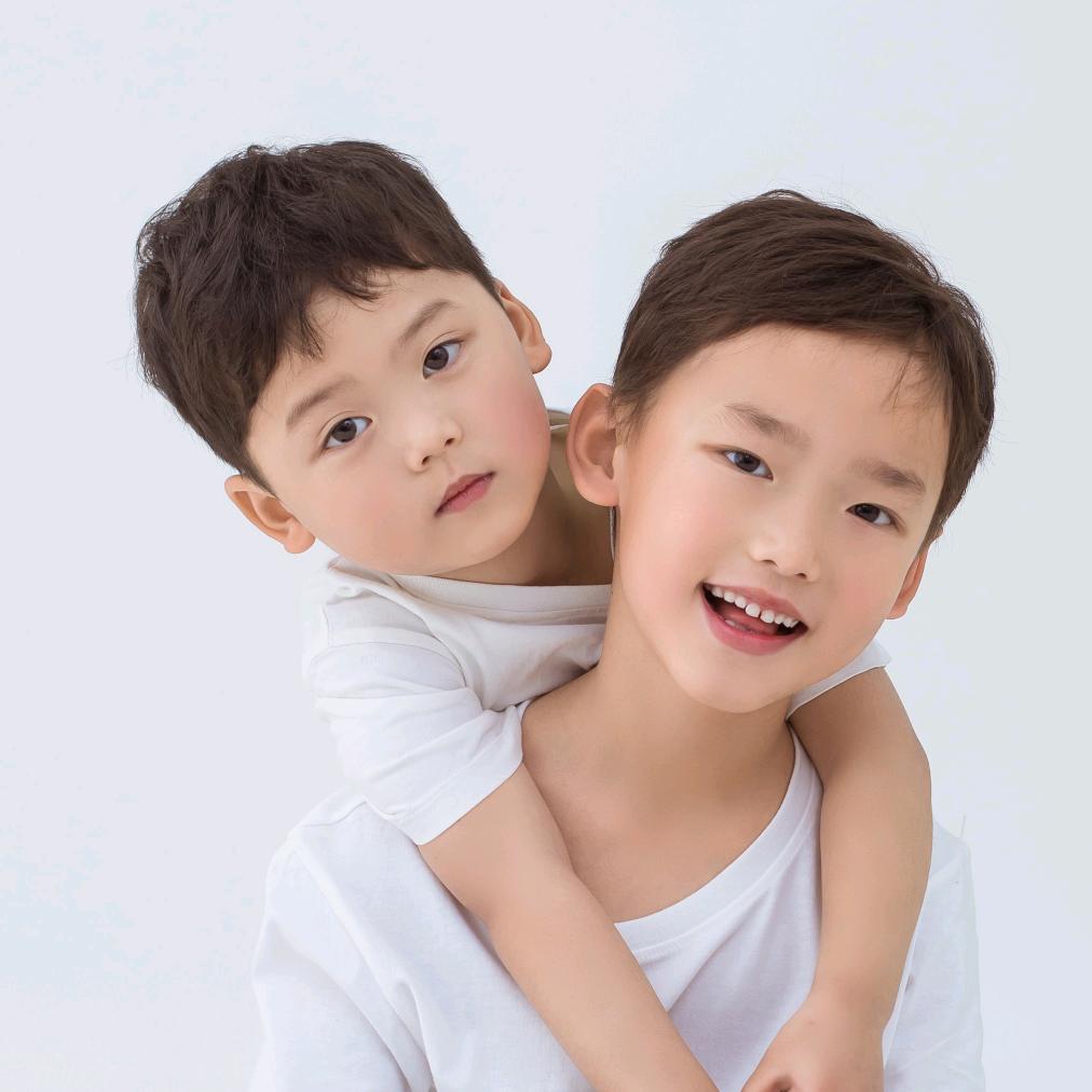 俩兄弟