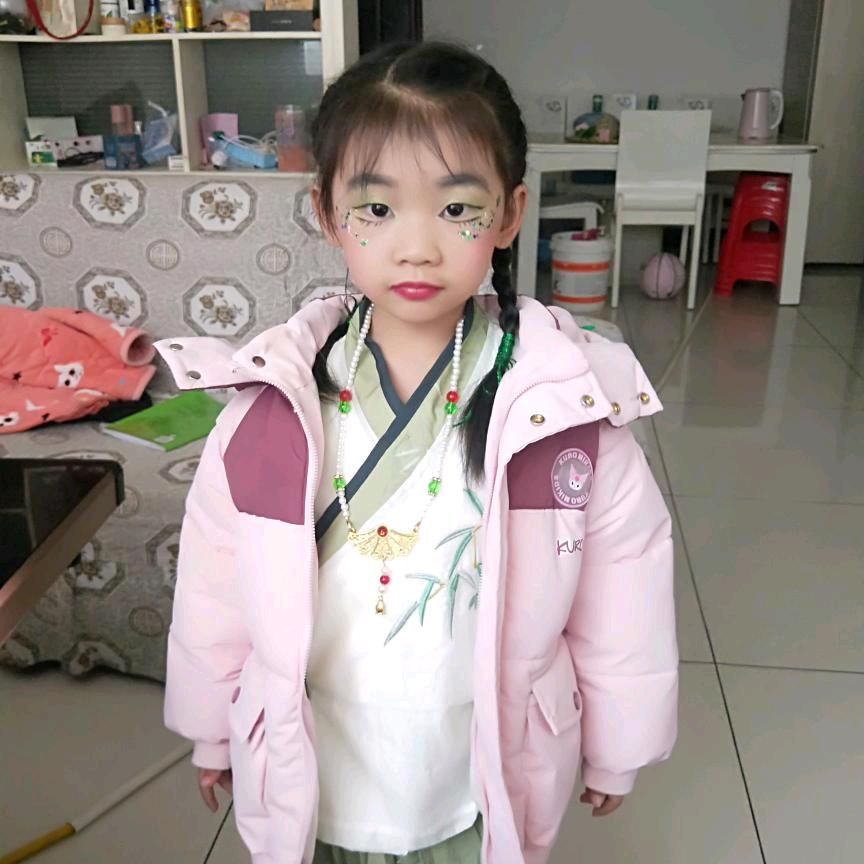 张诗语`