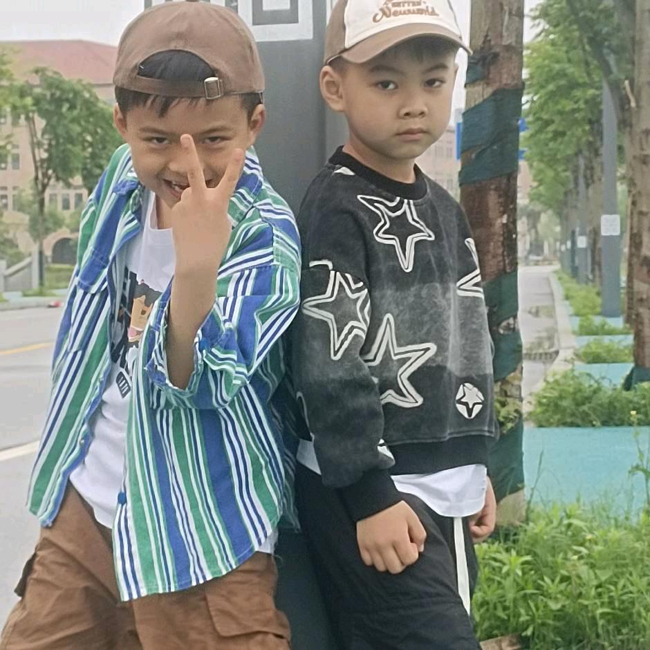 俩兄弟👬