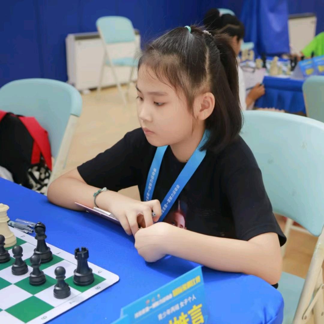 杨小秋