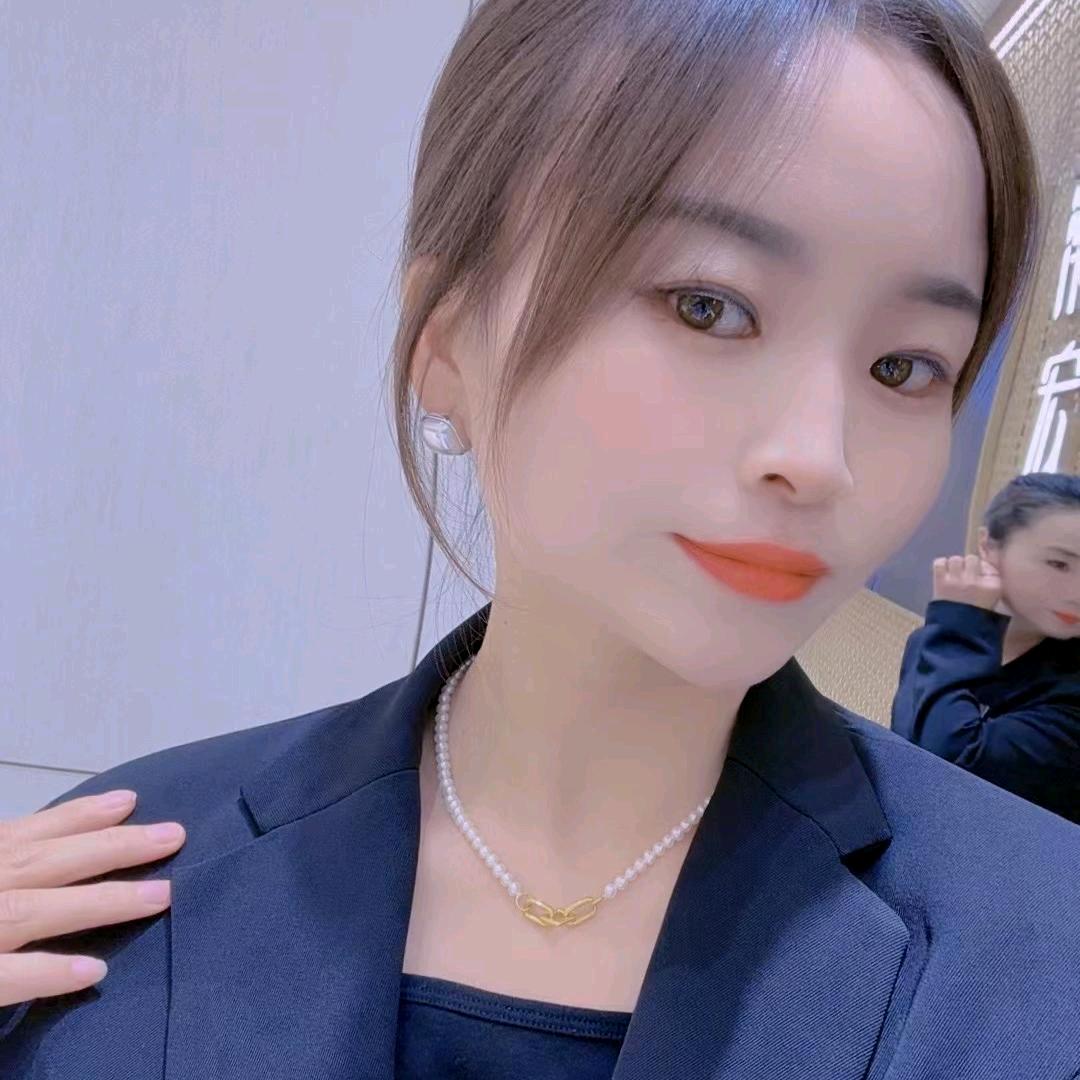 秀    秀