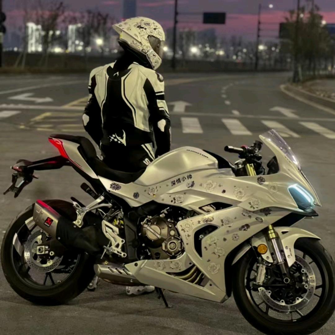 满山猴子🇨🇳我腚最红