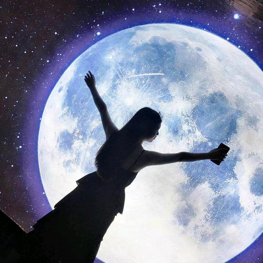 @黄家大小姐(戴保器中)