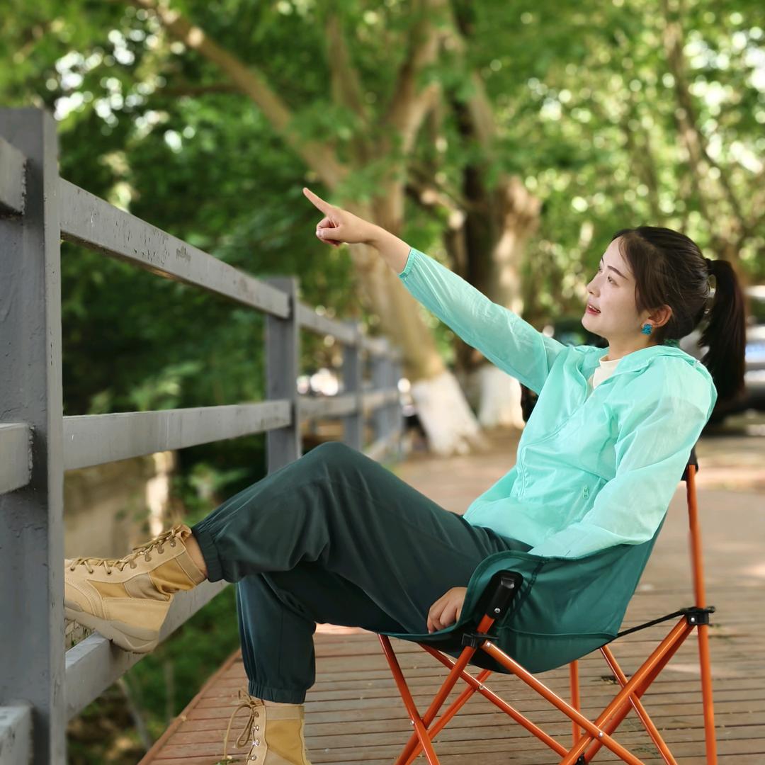 温江乐游旅游邓苹苹