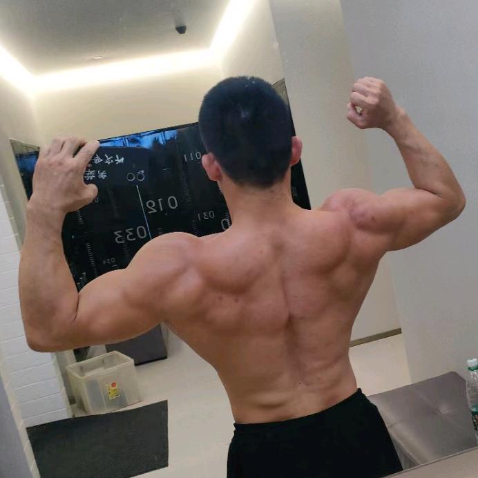 时代健身兰教练
