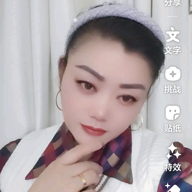 张峻菱，