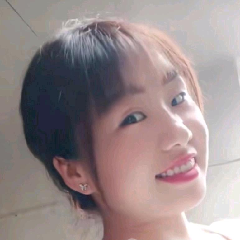 眉眼萌妹