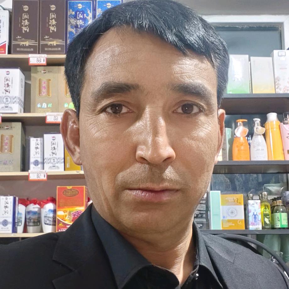 艾利纳扎尔