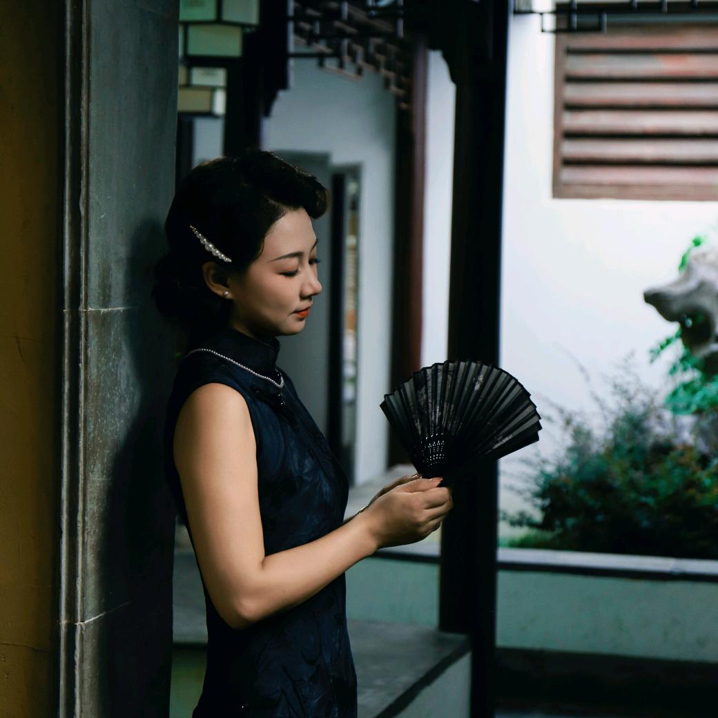 不许动