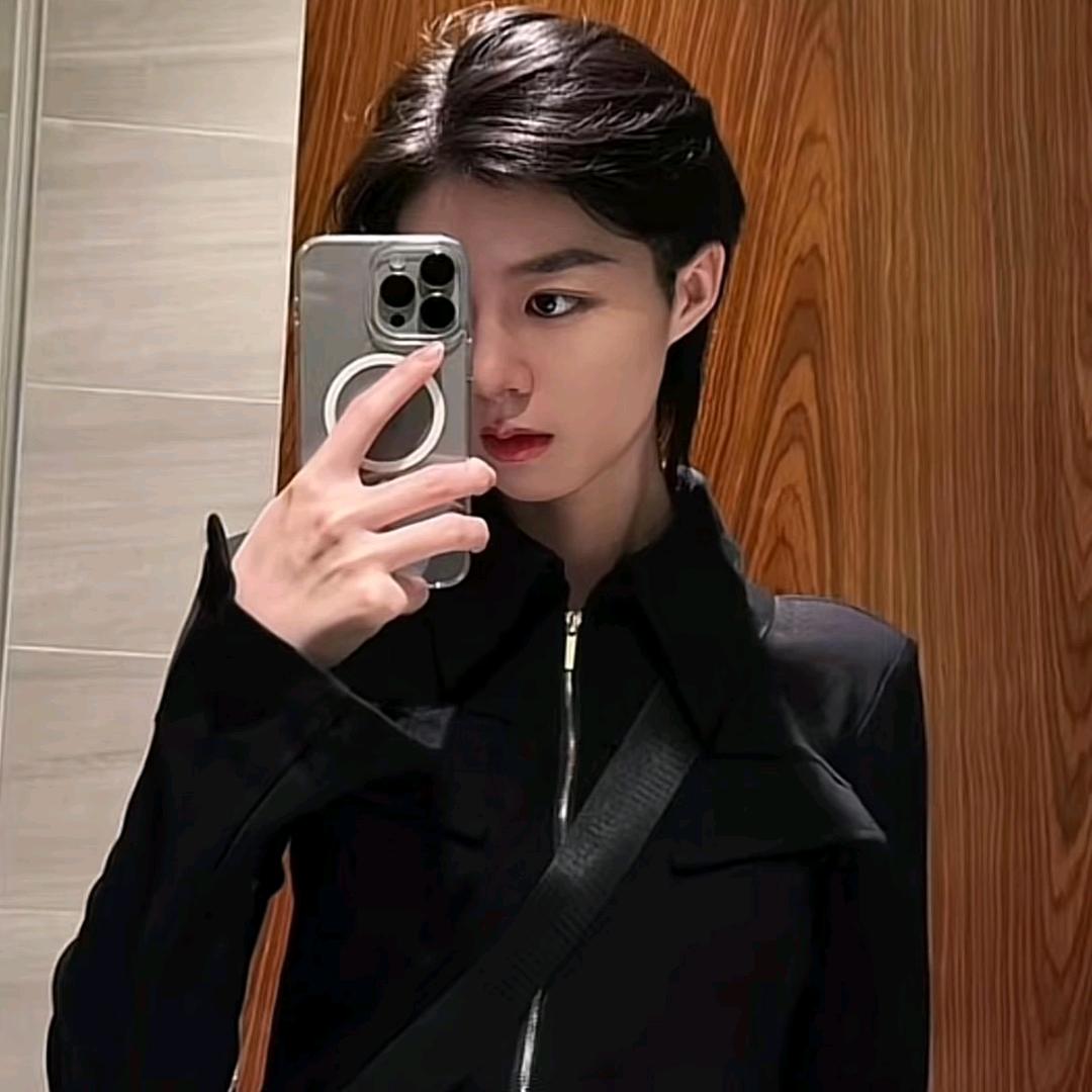 莎莎🎱（连赞拉黑）