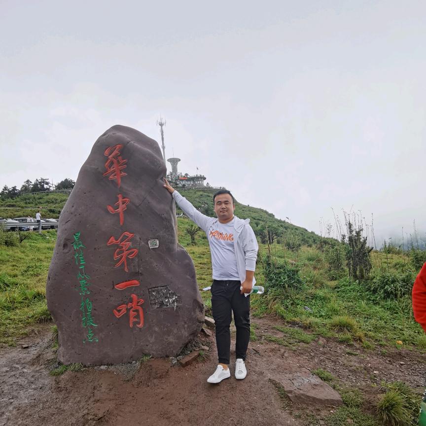 雷傲