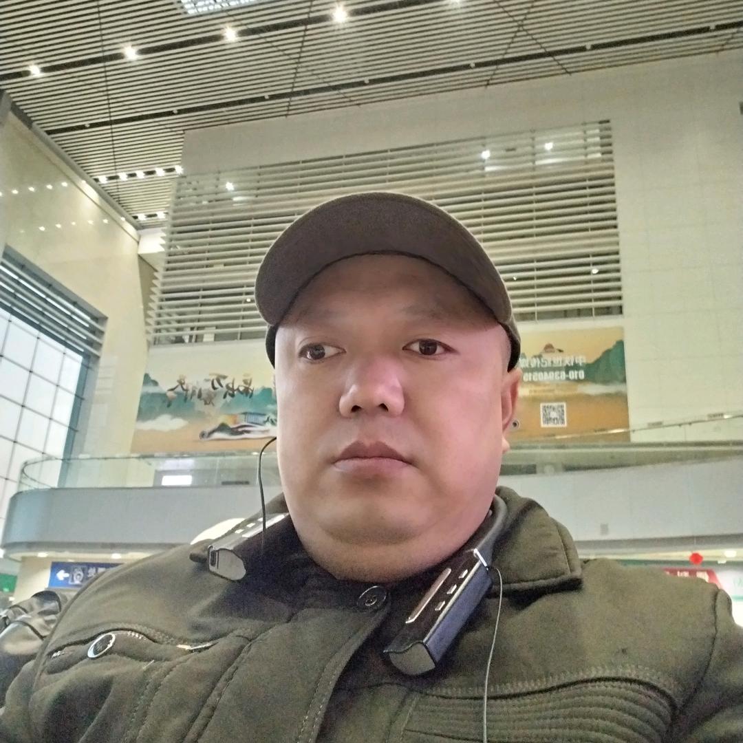 骑着老鼠去追猫