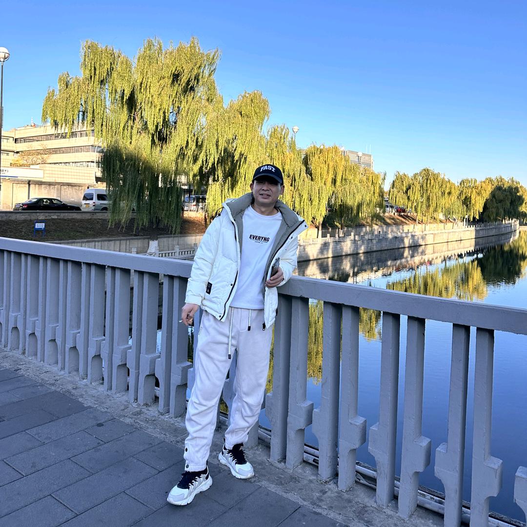 努力生活的高益满