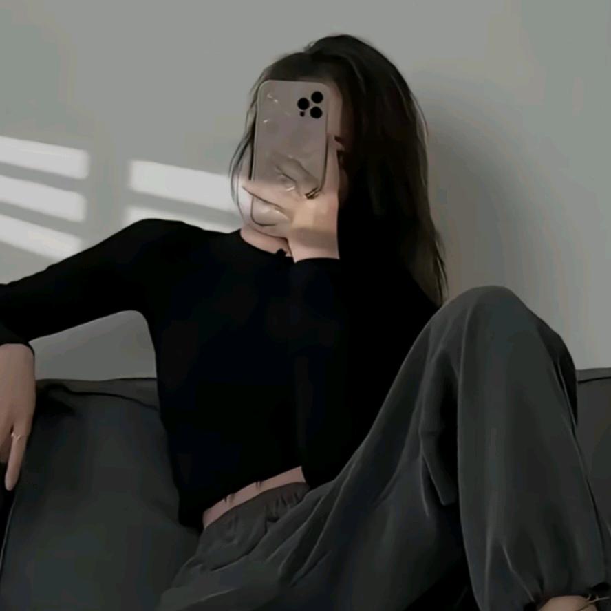M、