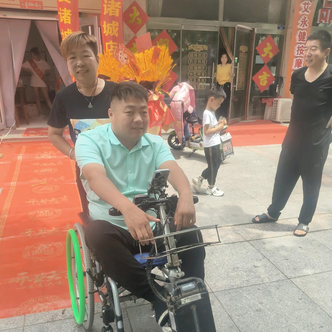 丽睿化妆品清新消毒剂(解氏润肤膏诸诚分店