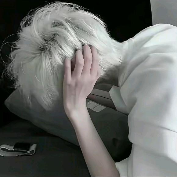 月亮山的兔兔🌠