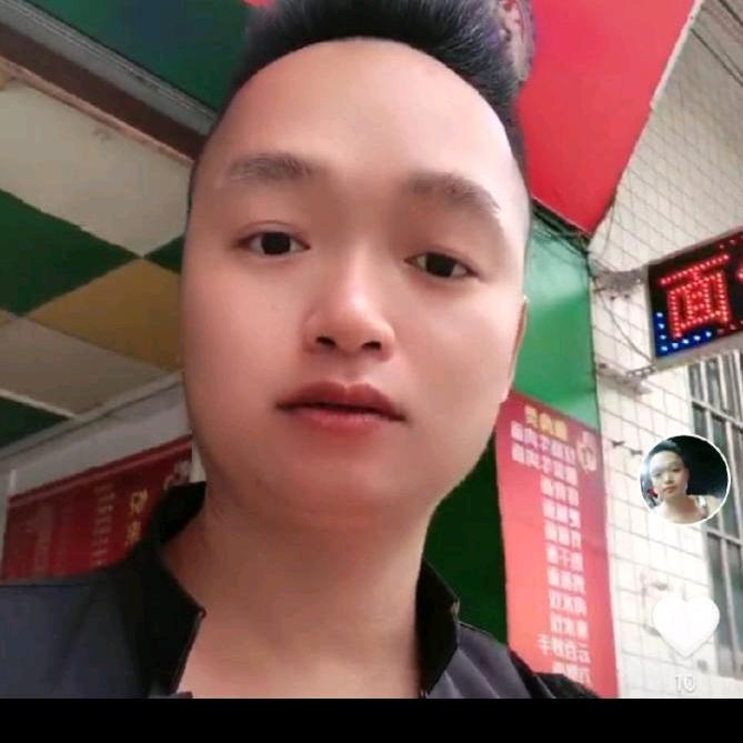 ( ͡°❥ ͡°)小黎(っ'-')╮=͟