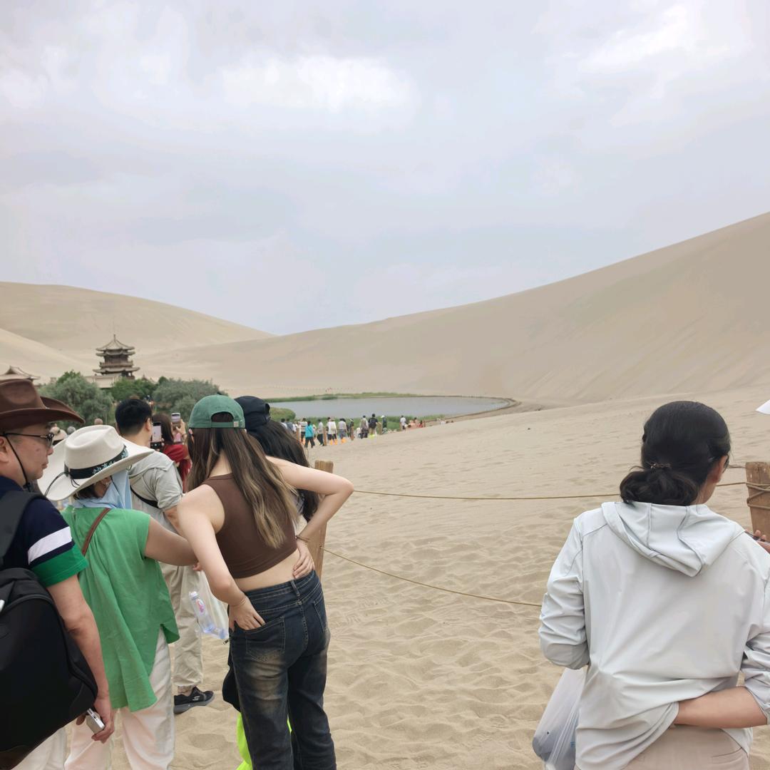 屹来彬彬