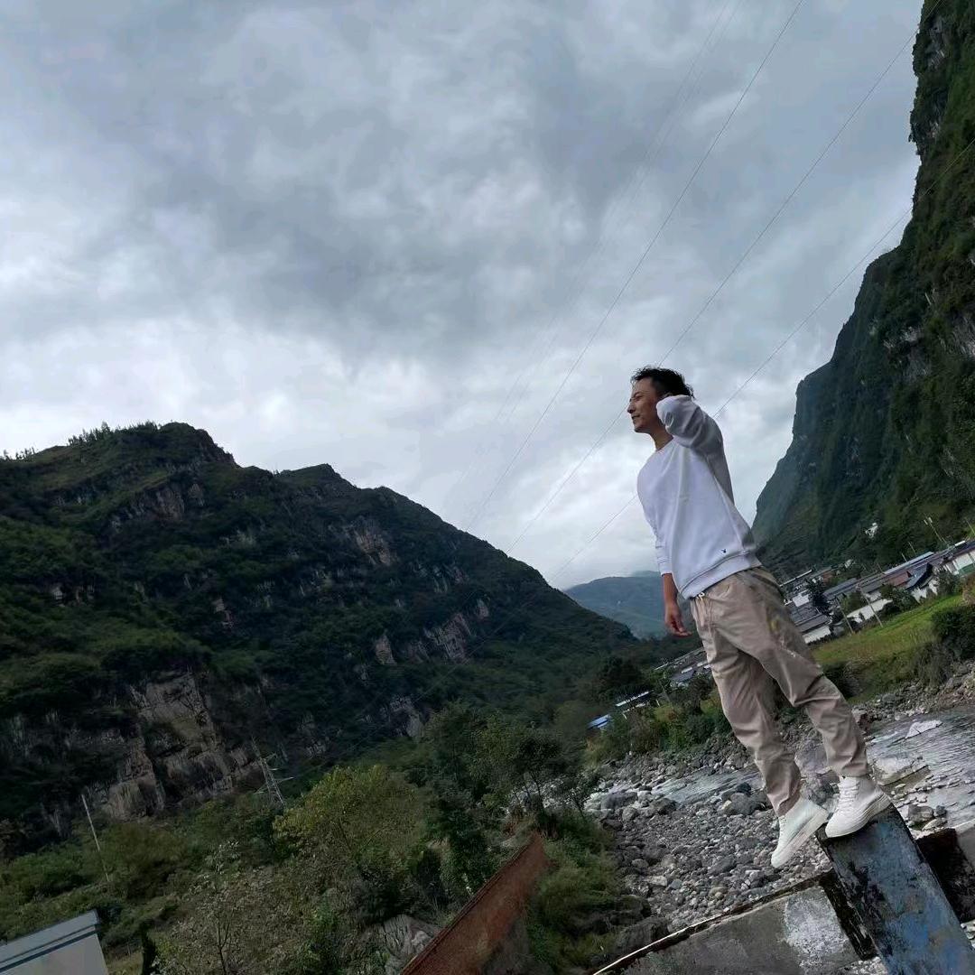 罗琳竹韵