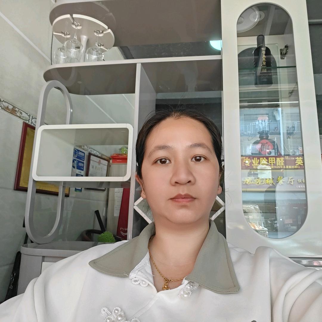 平南县中欧傢俬城  刘妹