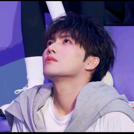 爱笑的糖果吖🌾