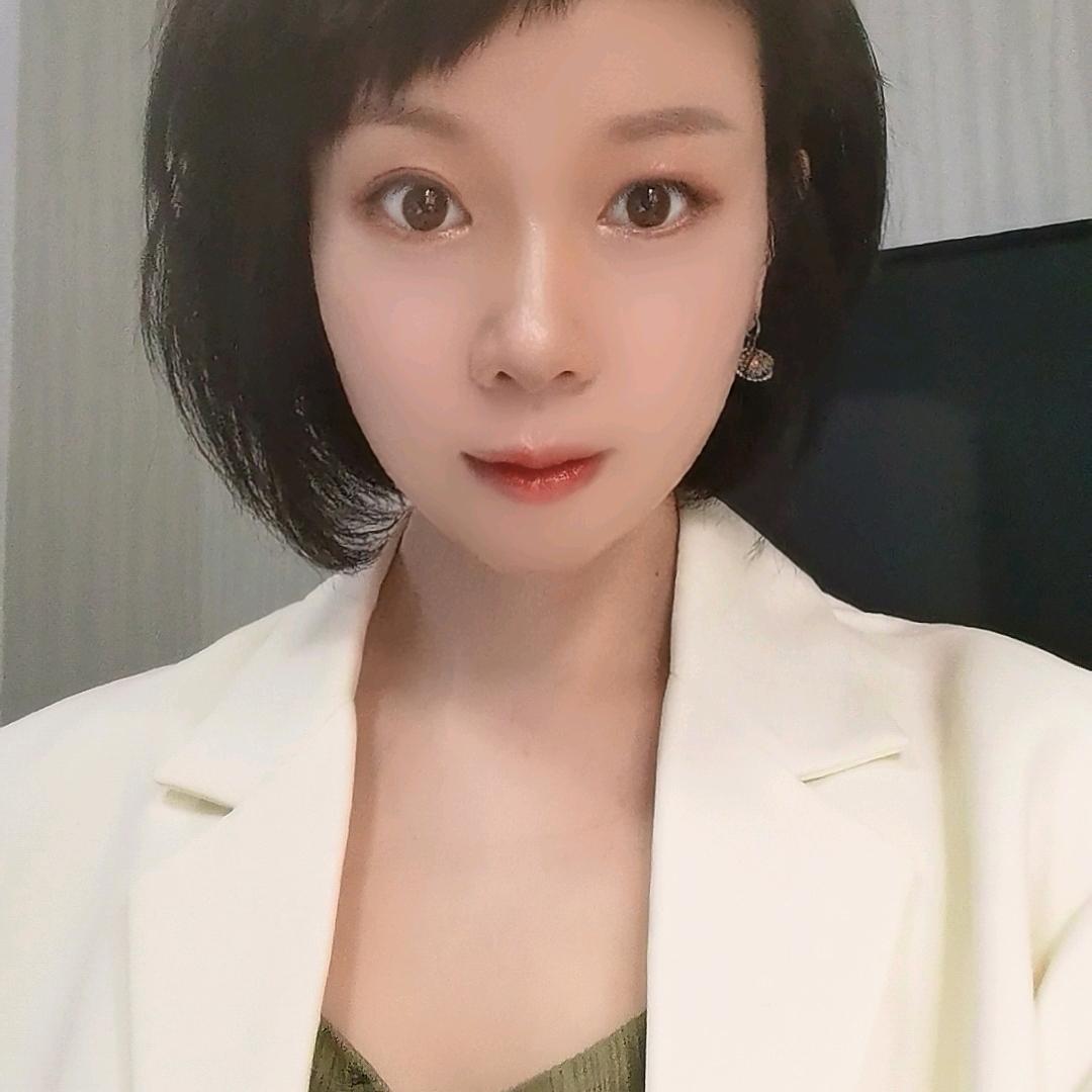 盈盈