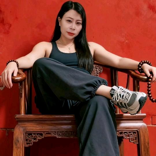 一笑而过〈私信不回〉请原谅！