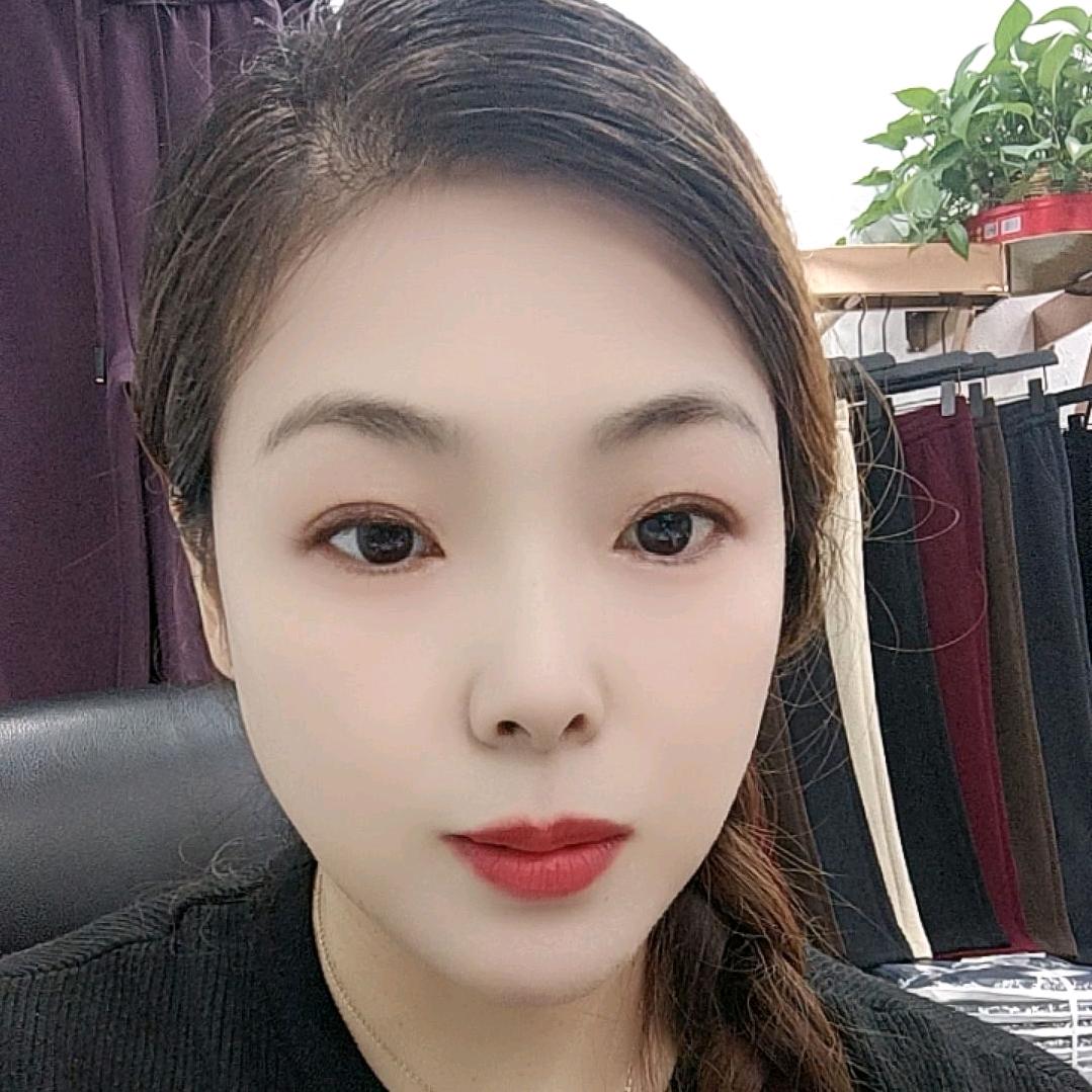 荣荣服装工厂店