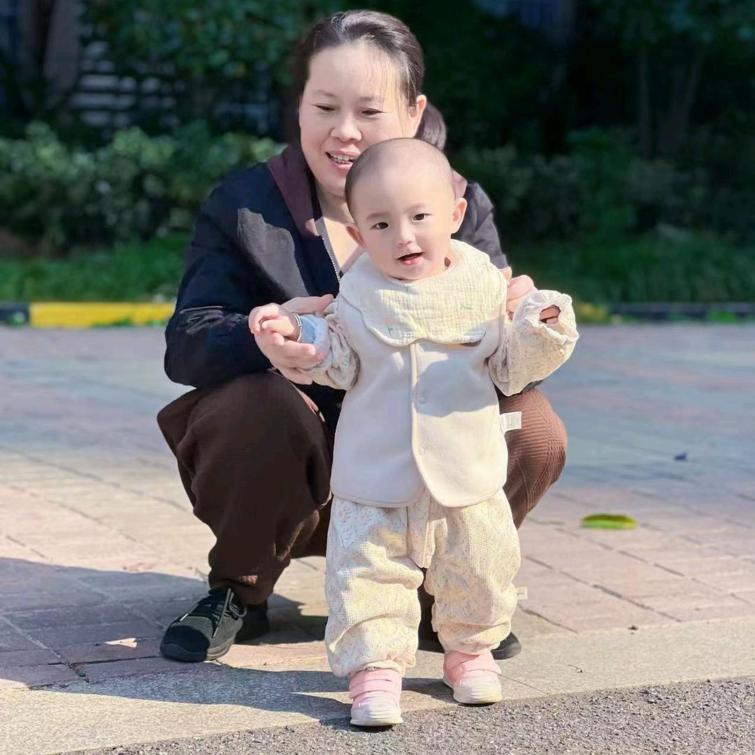 一只小洛洛