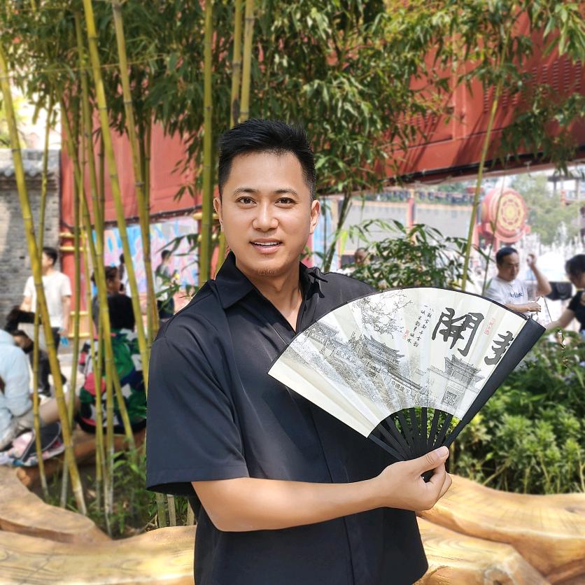 万岁山小文哥