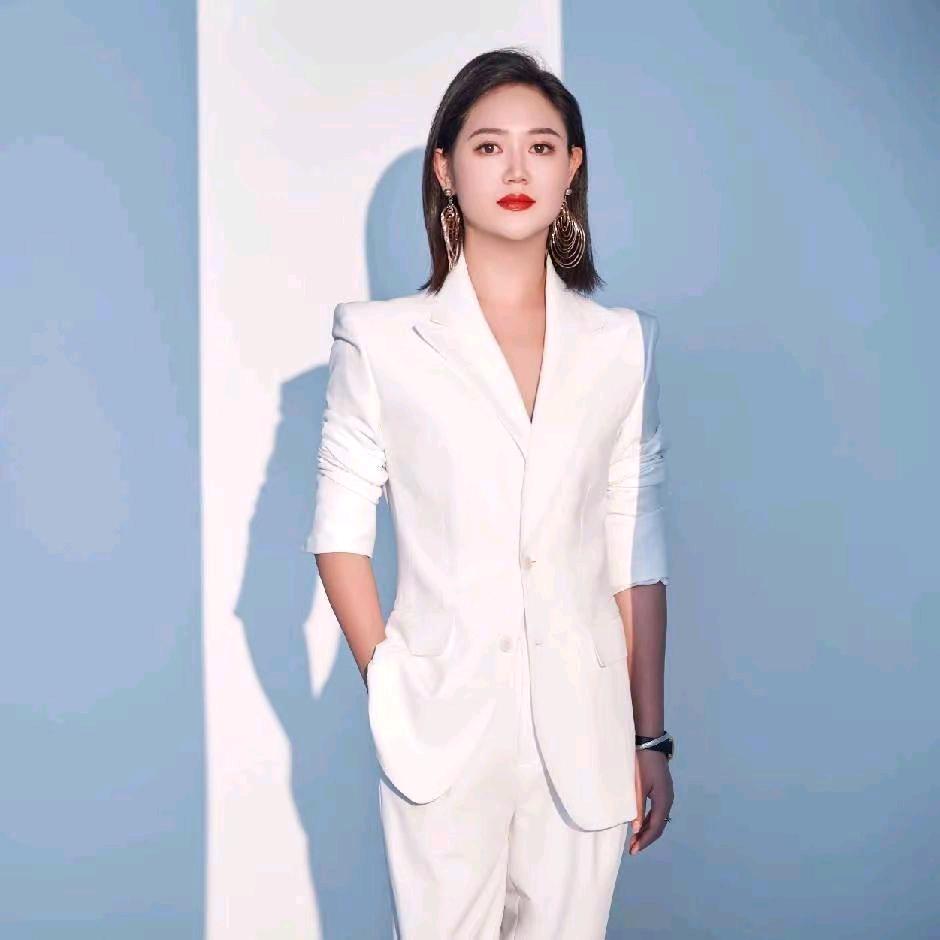 英子