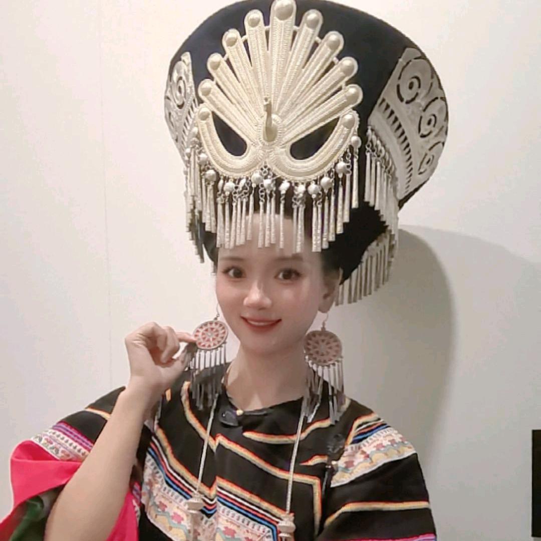 彝乡体验官+杨燕