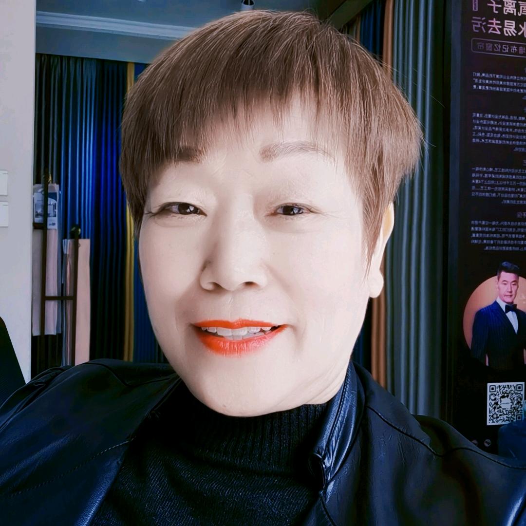 沭阳做窗帘墙布刘姐