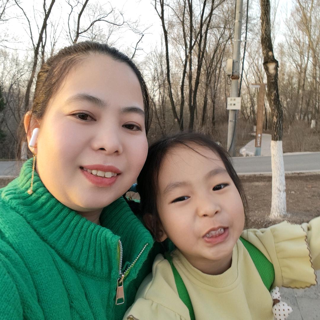cô ba bánh tét