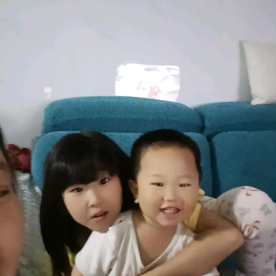 自力更生四个孩子的麻麻
