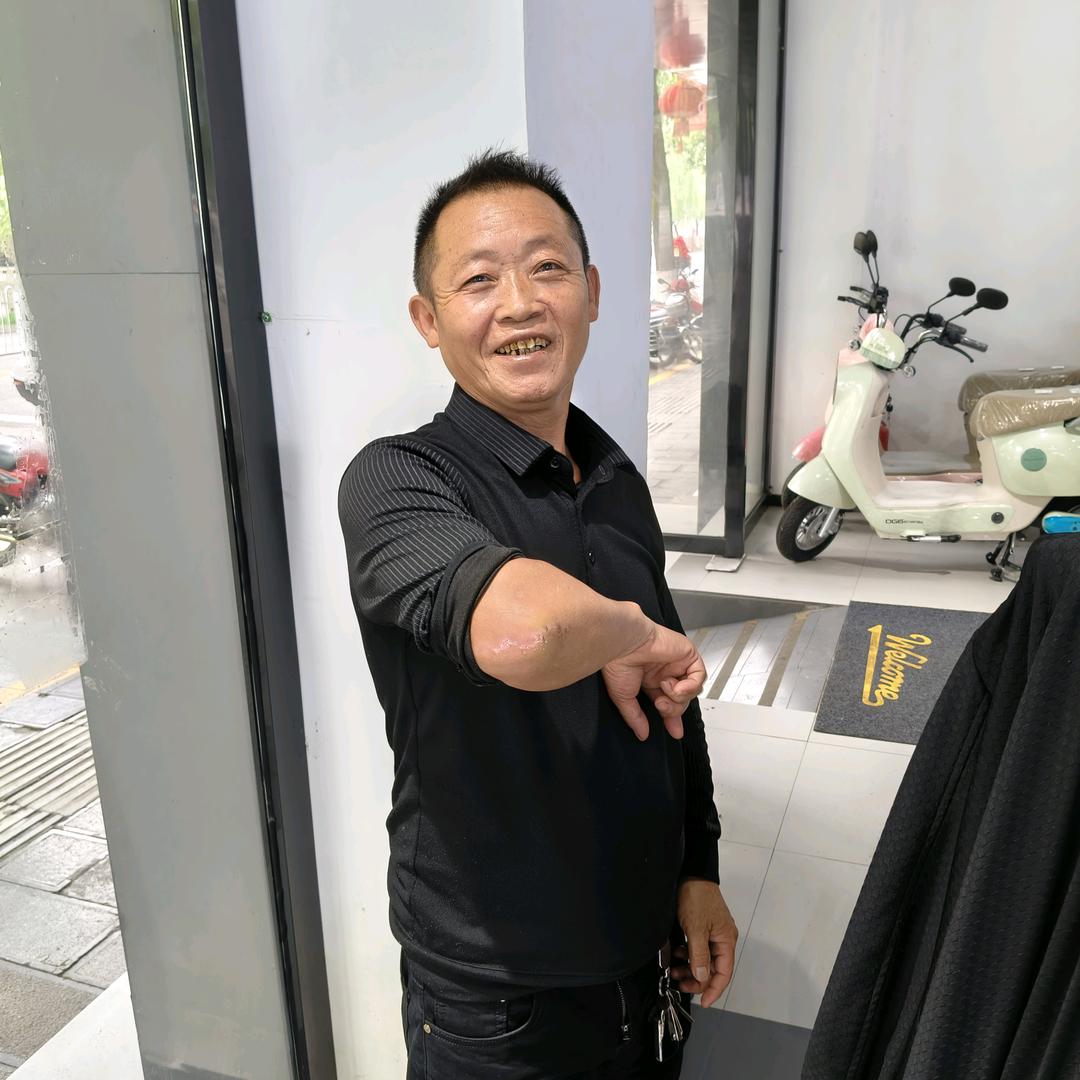 牛逼客唱山歌（8888,)