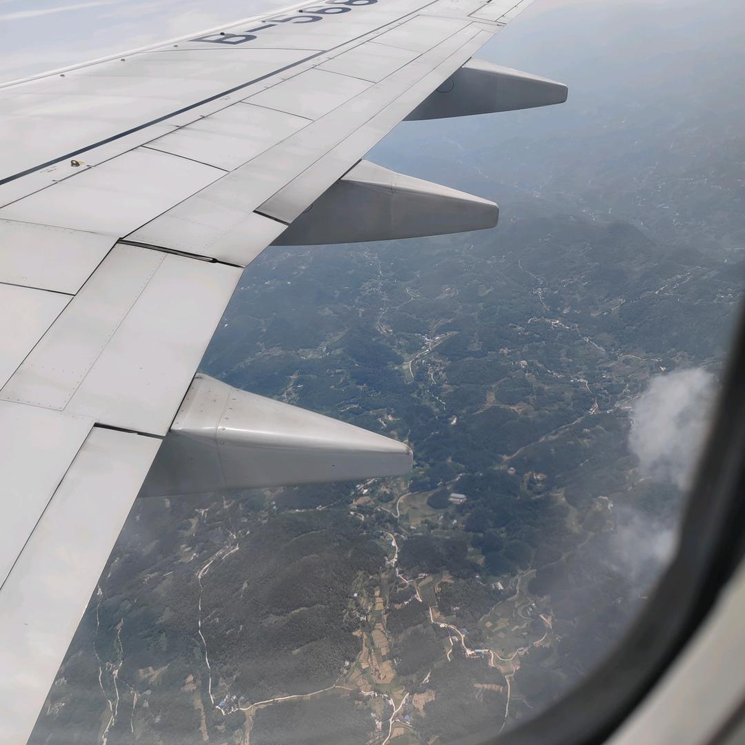 华少鞋服集团，专业一体化销售